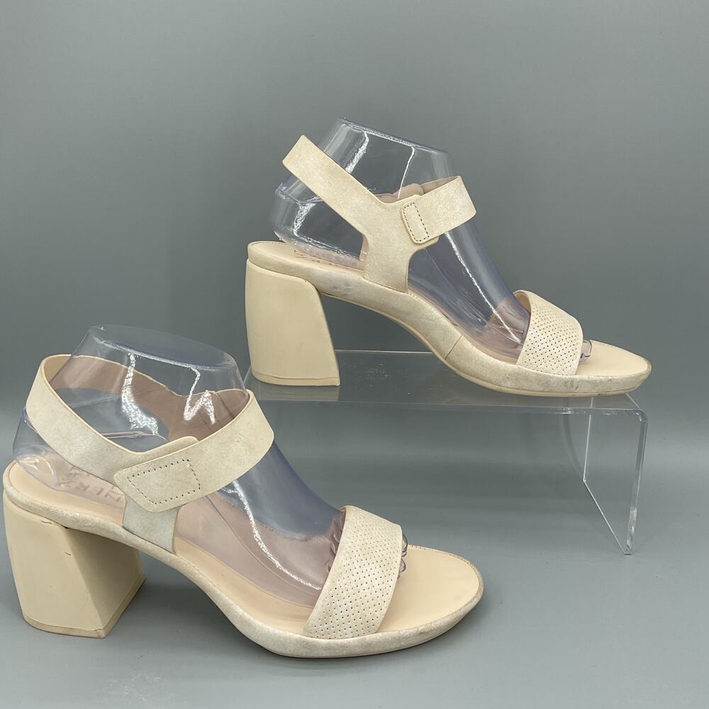 NEW Naturalizer Women’s Genn-Rise Ankle Strap Sandals Beige Size 9.5M